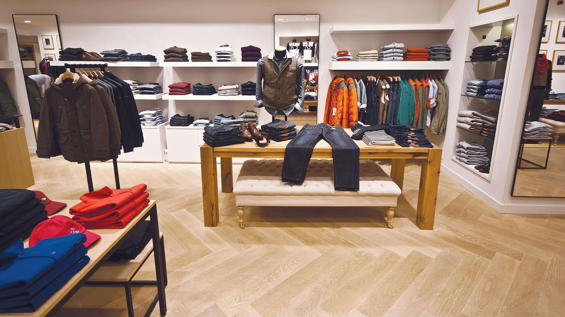 Edelholz Diele in Kleidungsgeschäft