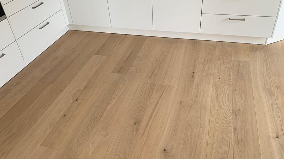 Floorboard Grande laid in kitchen