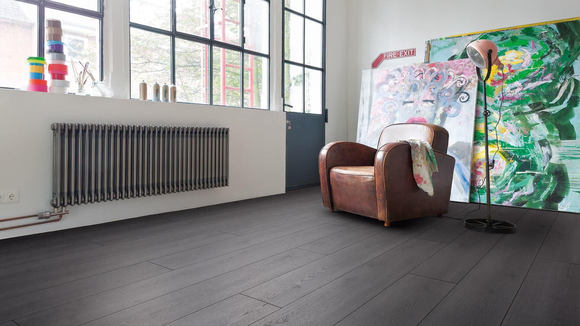 Laminatboden Eiche Contura schwarz