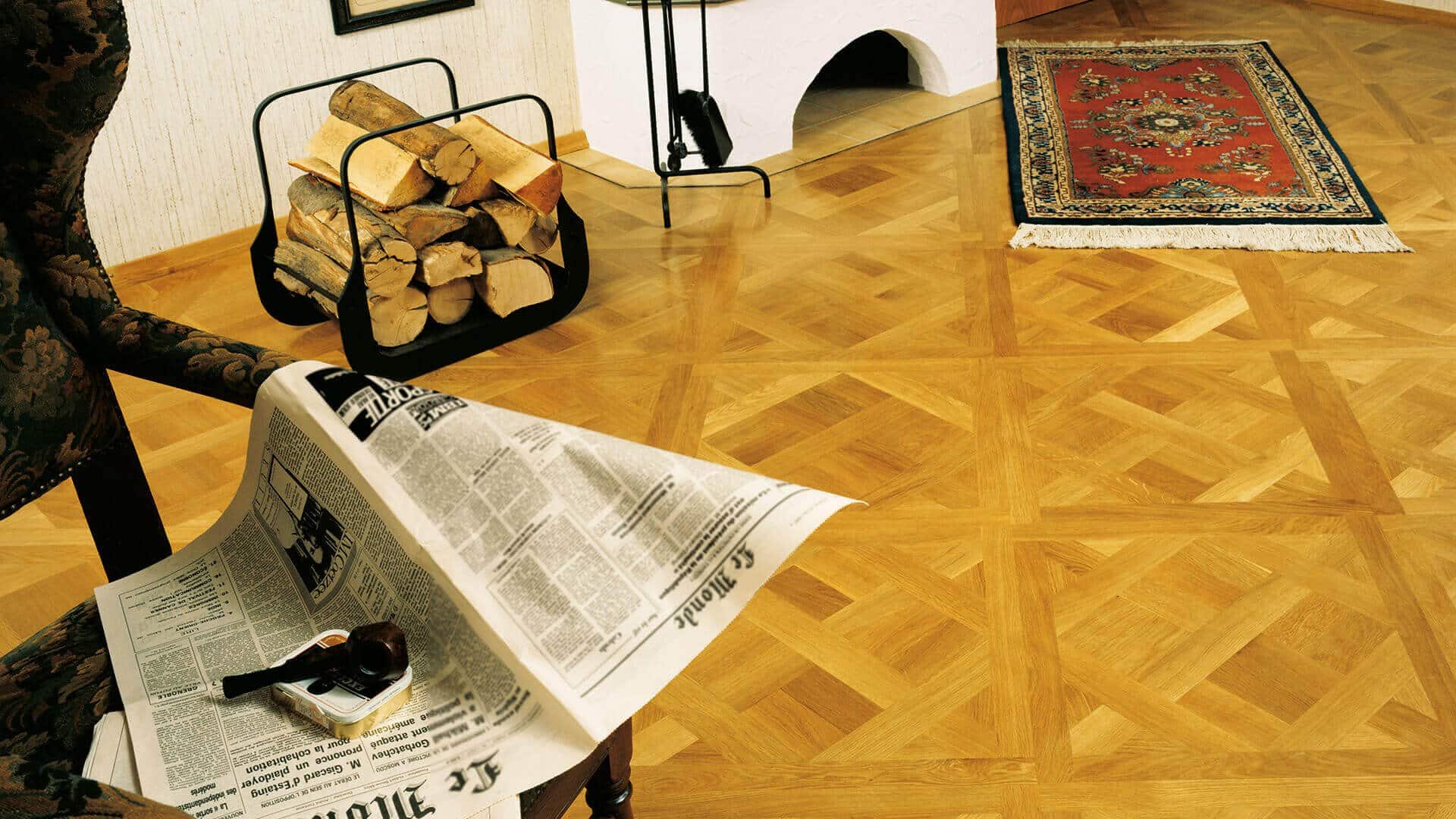 Residenzparkett mit Teppich und Stuhl