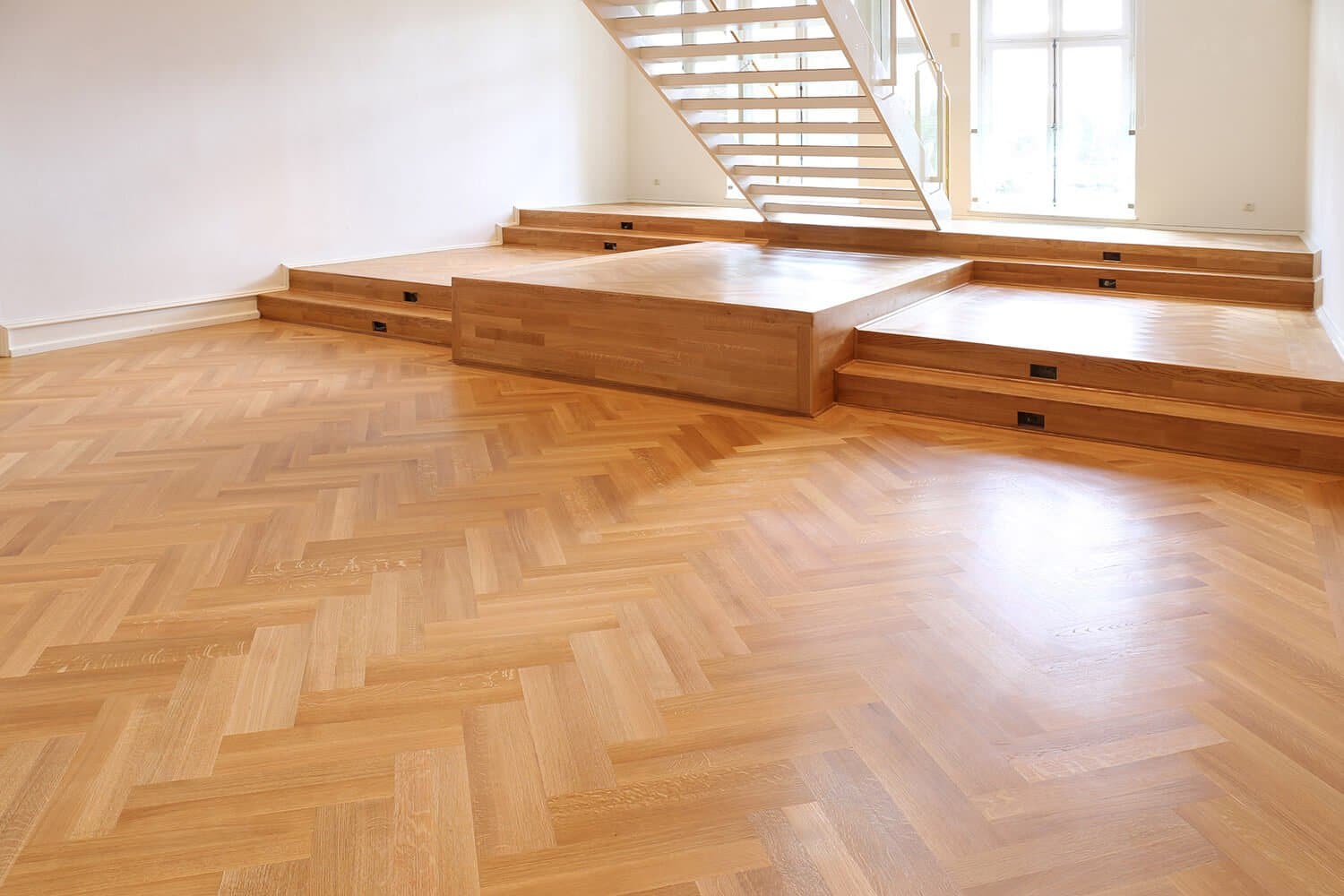 Holzboden mit Treppe in Villa Zanders