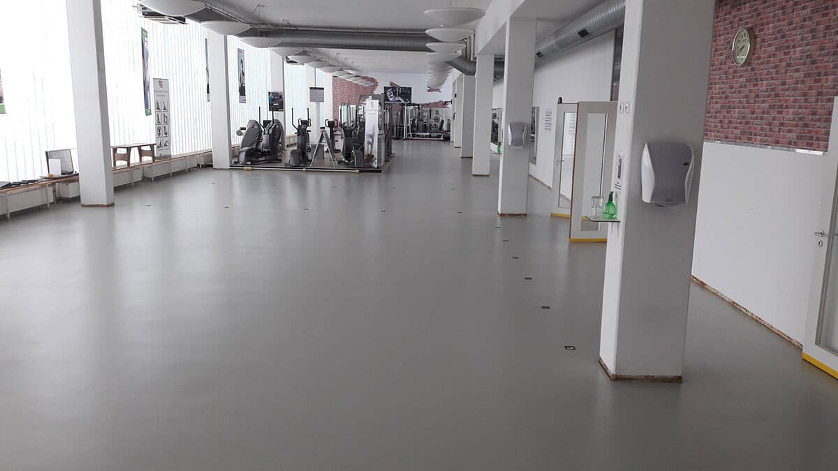 Renovation of elastic floor coverings Fitness centre