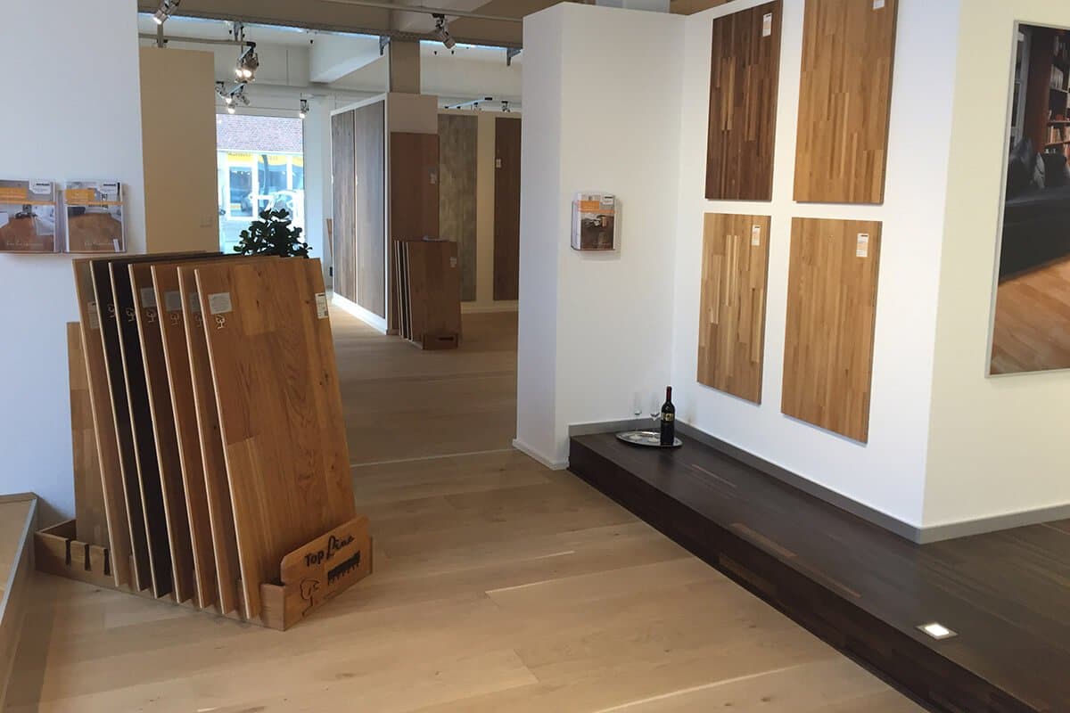 Musterausstellung für Parkett Dielen Laminat Vinyl