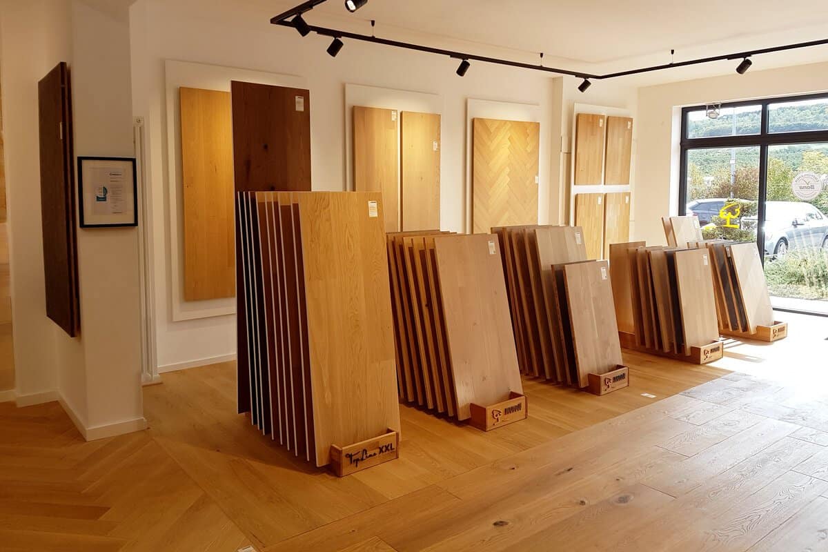 Ausstellung mit Parkett Dielen Laminat und Designböden in Koblenz