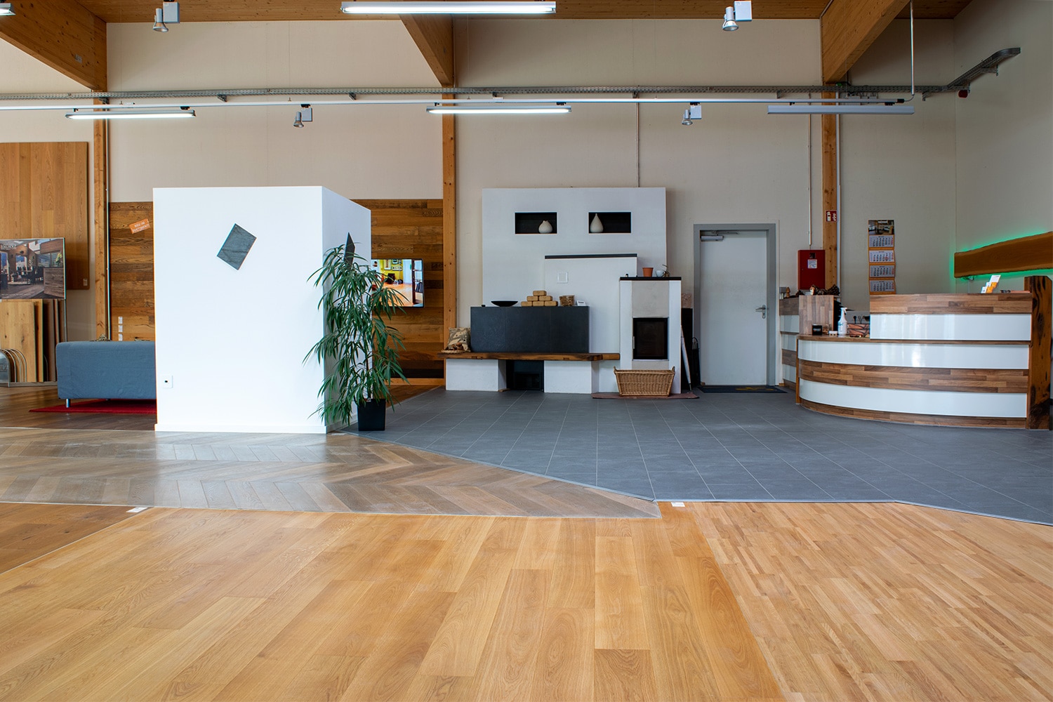 bembé parkett ausstellung mit theke
