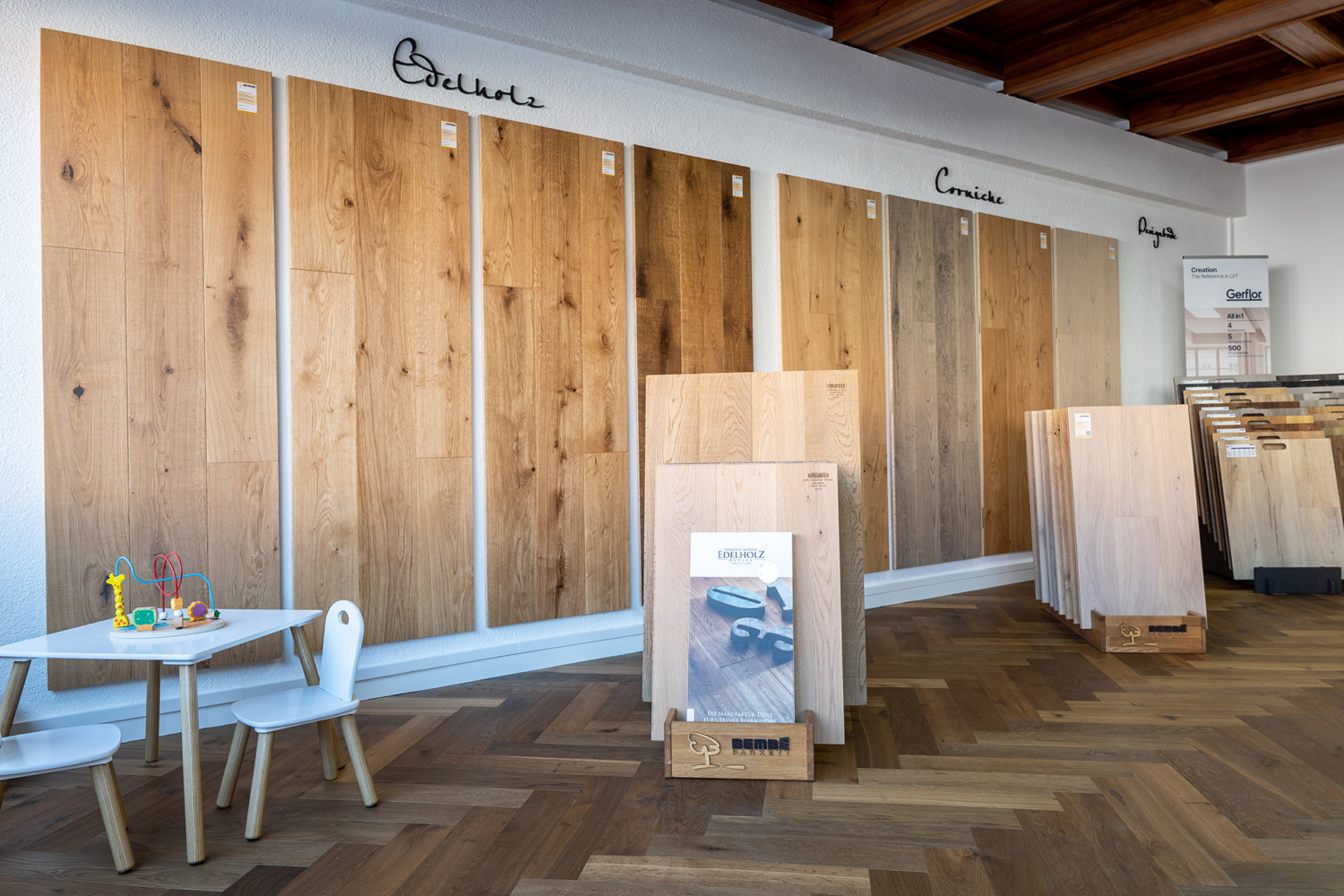 Muster von Parkett und Vinylböden in Ausstellung bei Worbis Leinefelde