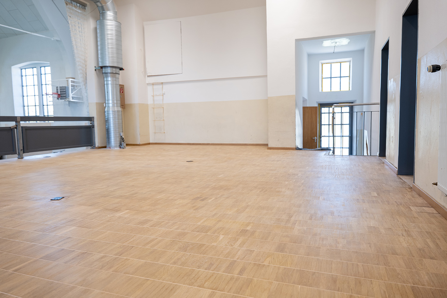 Überarbeiter Parkettboden der Turnhalle Eppingen
