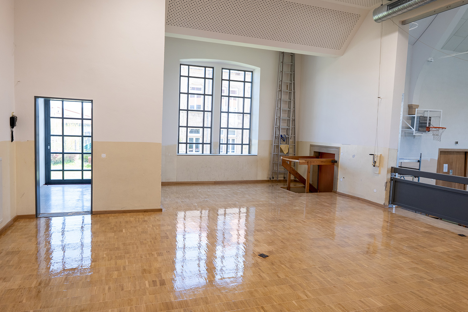 Überarbeiter Parkettboden der Turnhalle Eppingen